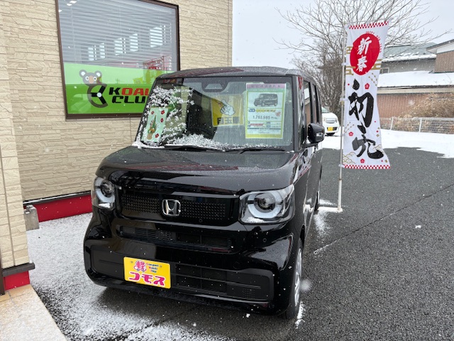☆初売り情報☆それでは順番に画像アップしていきます！　　　　N-BOX　２WD　ブラック色　　※左側のみパワースライドドア仕様